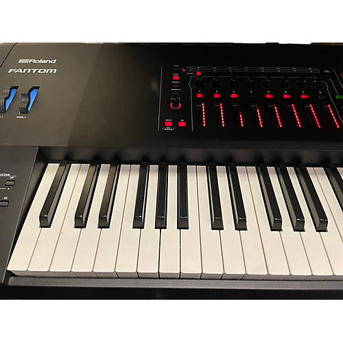 Used Roland Fantom 8 Keyboard Workstation