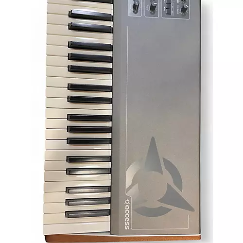Used Access TI2 KEYBOARD Synthesizer