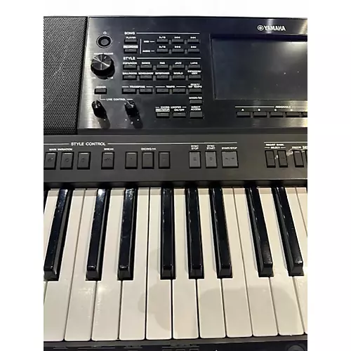 Used Yamaha PSRSX900 Arranger Keyboard