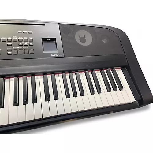 Used Yamaha dgx670 Digital Piano
