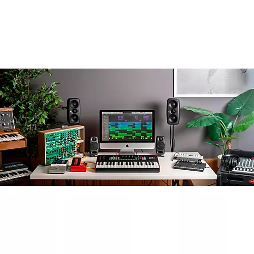 IK Multimedia UNO Synth Pro