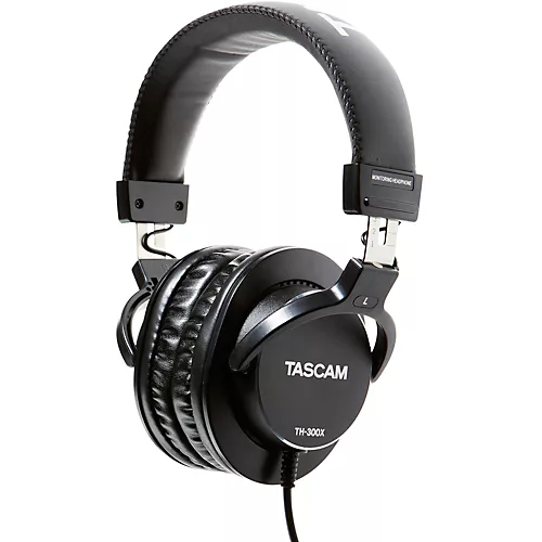 Yamaha Piaggero NP-15 61-Key Portable Keyboard With Power Adapter Black Essentials Package