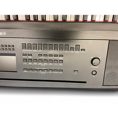 Used Yamaha Portable Grand DGX670 Keyboard Workstation