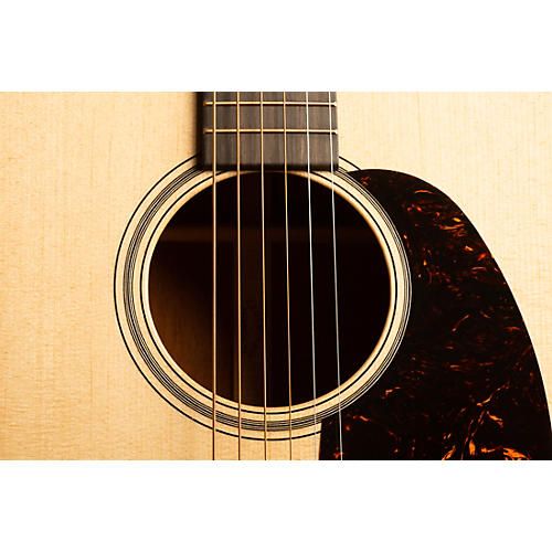 Martin D-18 Modern Deluxe Dreadnought Acoustic Guitar Natural