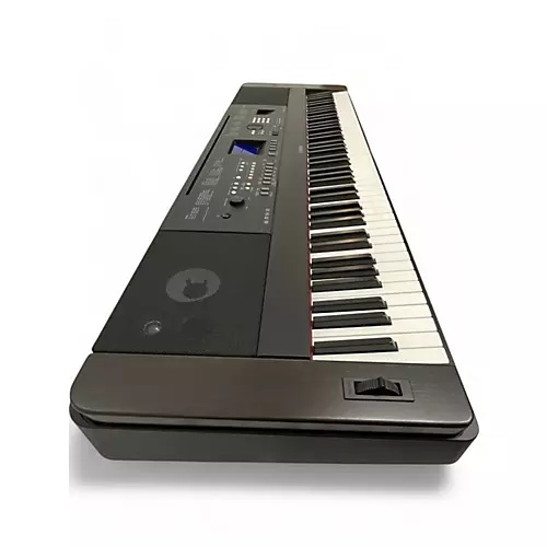 Used Yamaha DGX650 88 Key Portable Keyboard