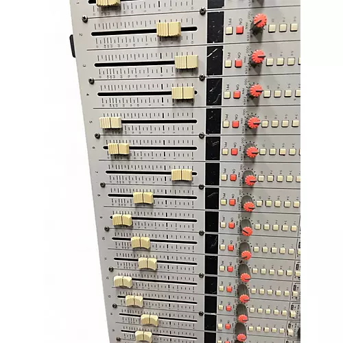 Used Yamaha rm800 Mixer