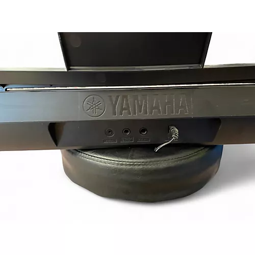 Used Yamaha PSRE263 61 Key Portable Keyboard