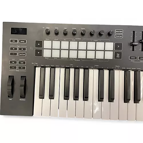 Used Novation launchkey61 MIDI Interface