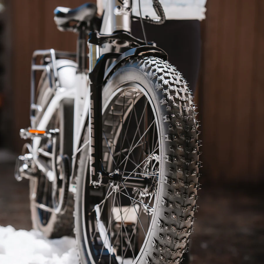 Snowdrift 26 Studded Tires (2)