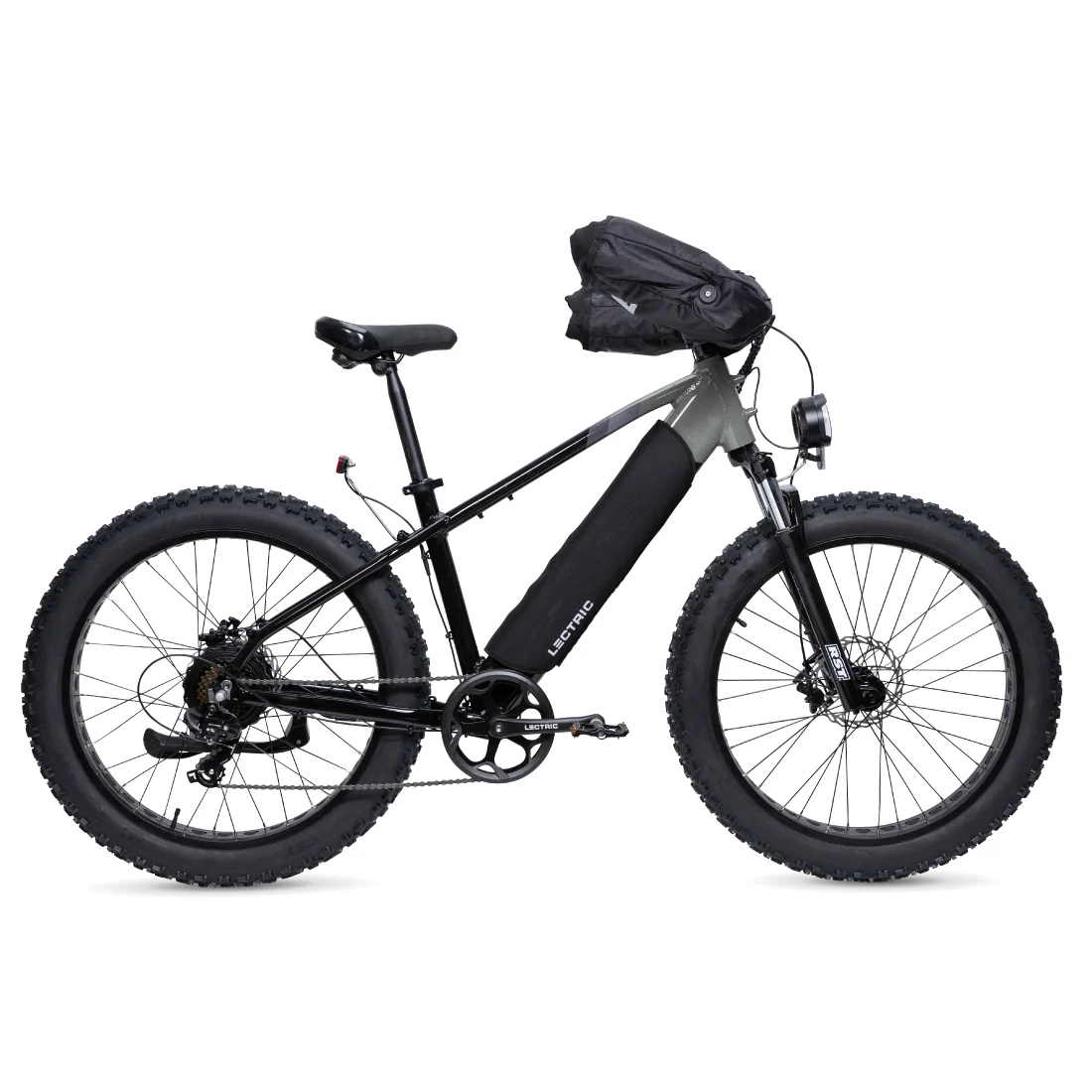 Snowdrift 26 Studded Tires (2)