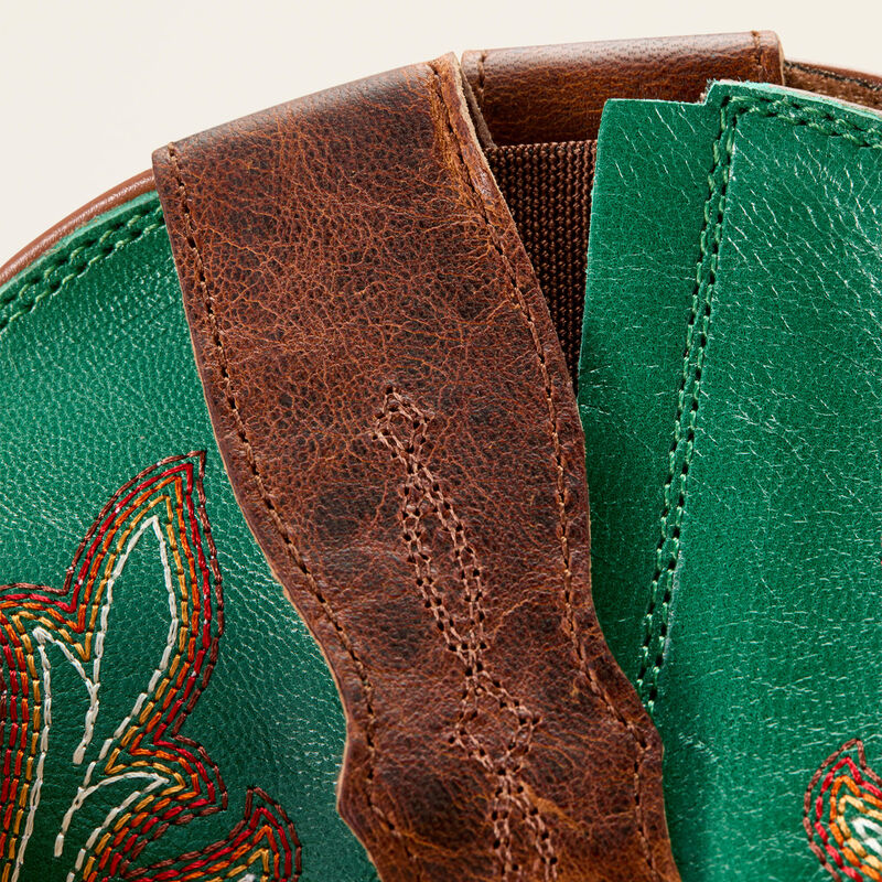 Round Up Wide Square Toe StretchFit Western Boot