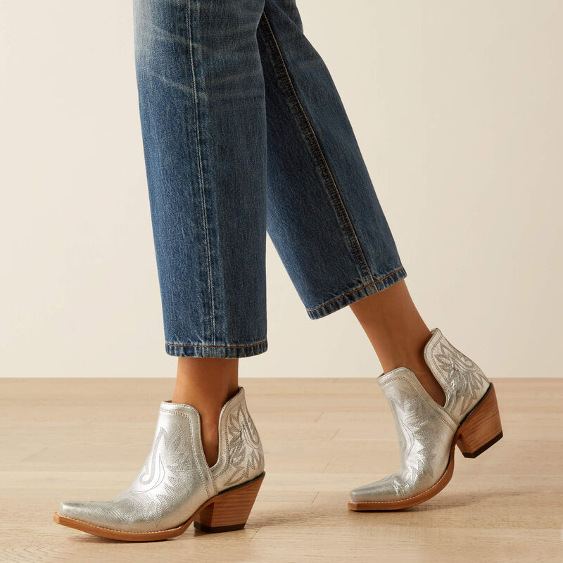 Ultra High Rise Tomboy Relaxed Jazmine Straight Leg Jeans