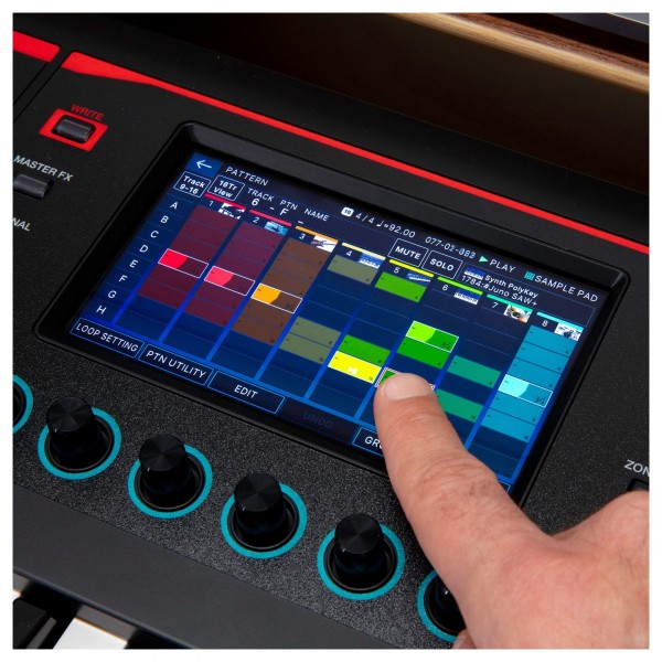 Roland Fantom-07 Synthesizer Keyboard