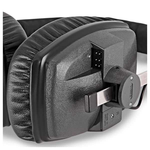 beyerdynamic DT 150 Closed-Back Headphones, 250 Ohm