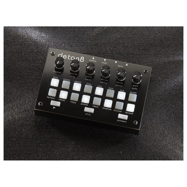 Twisted Electrons deton8