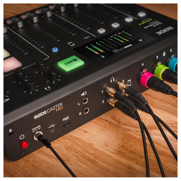 Rode HJA-4 3.5mm to 1/4-inch Headphone Adaptor, 4-Pack