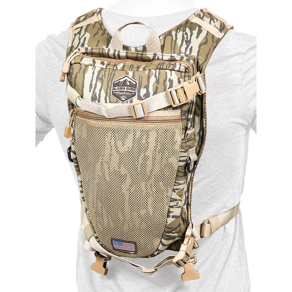 Alaska Guide Creations Stalker - Mossy Oak Bottomland Hydration Pack STK-MOBL