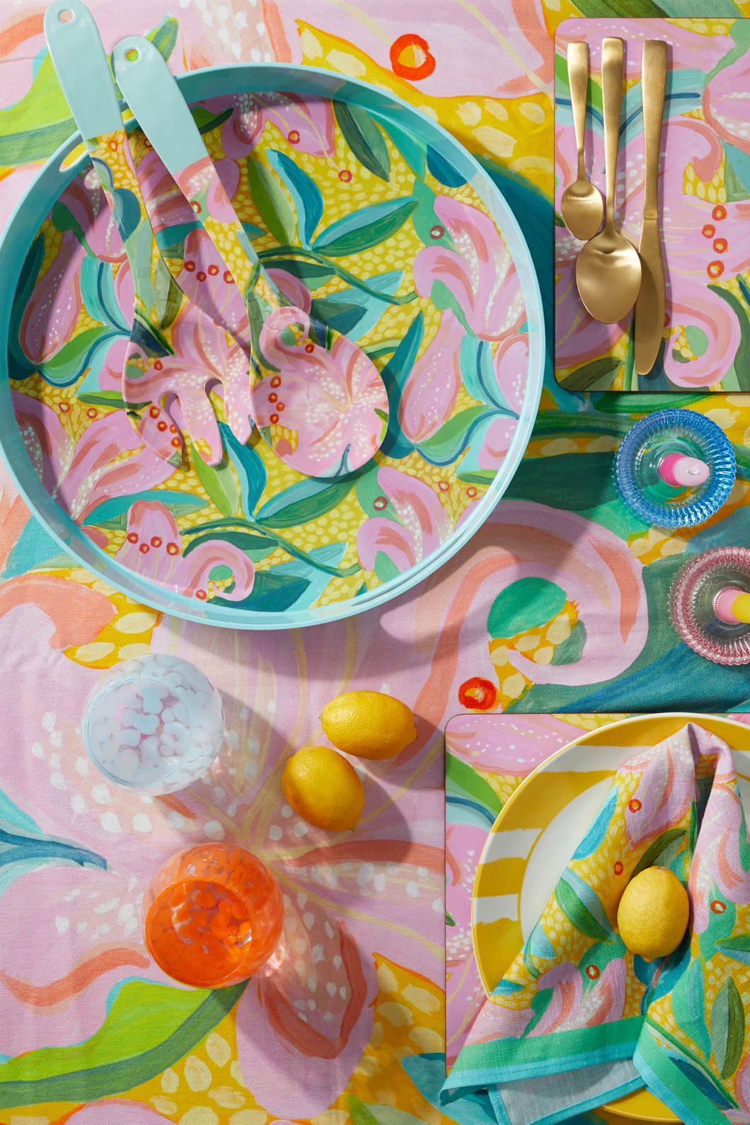 Lillies Round Tray Lge