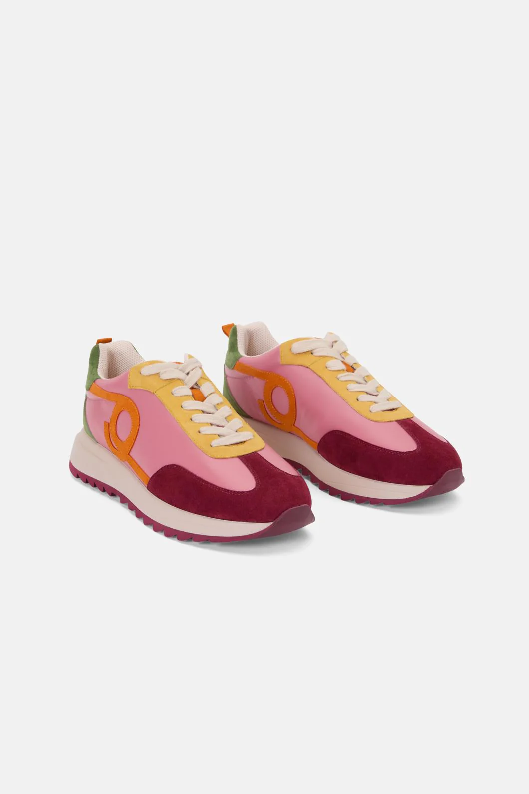 Hollis Sneaker