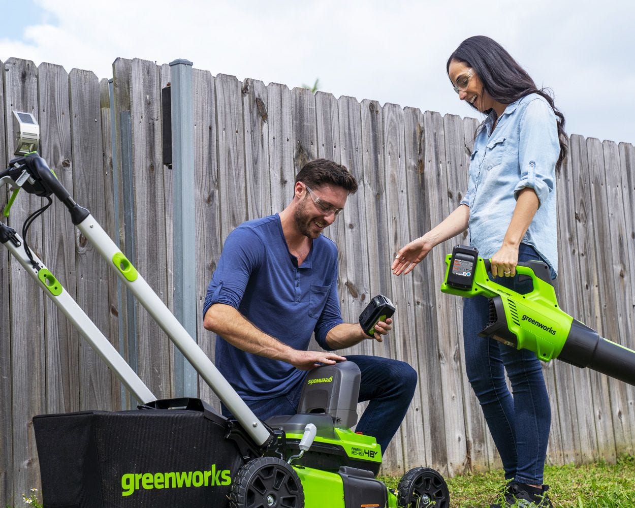 48V (2x24V) 21 Cordless Battery Self-Propelled Lawn Mower w/ (4) 4.0Ah USB Batteries & (2) Dual Port Chargers