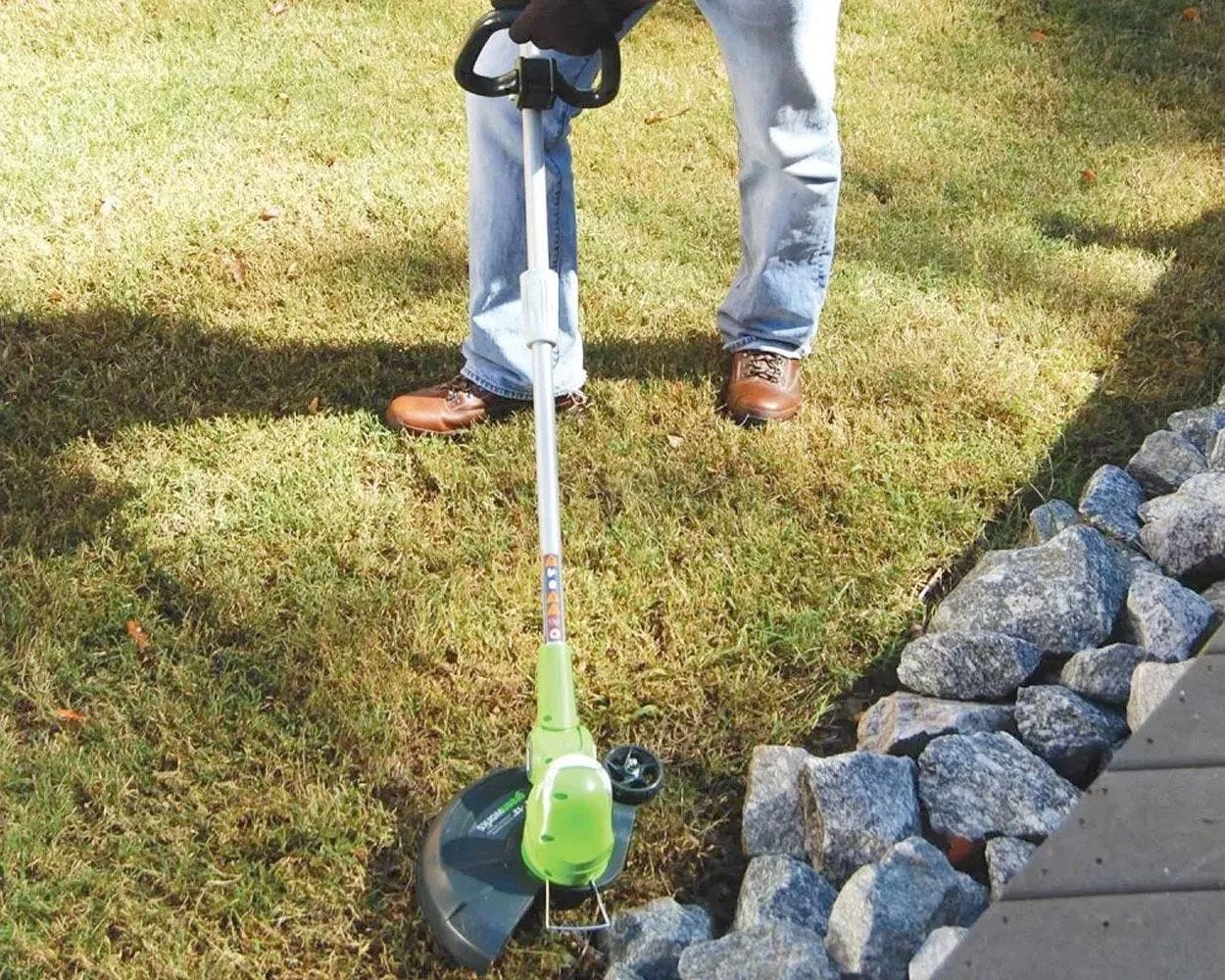 40V 13 Cordless Battery String Trimmer & 390 CFM Leaf Blower Combo w/ 4.0Ah Battery & Charger