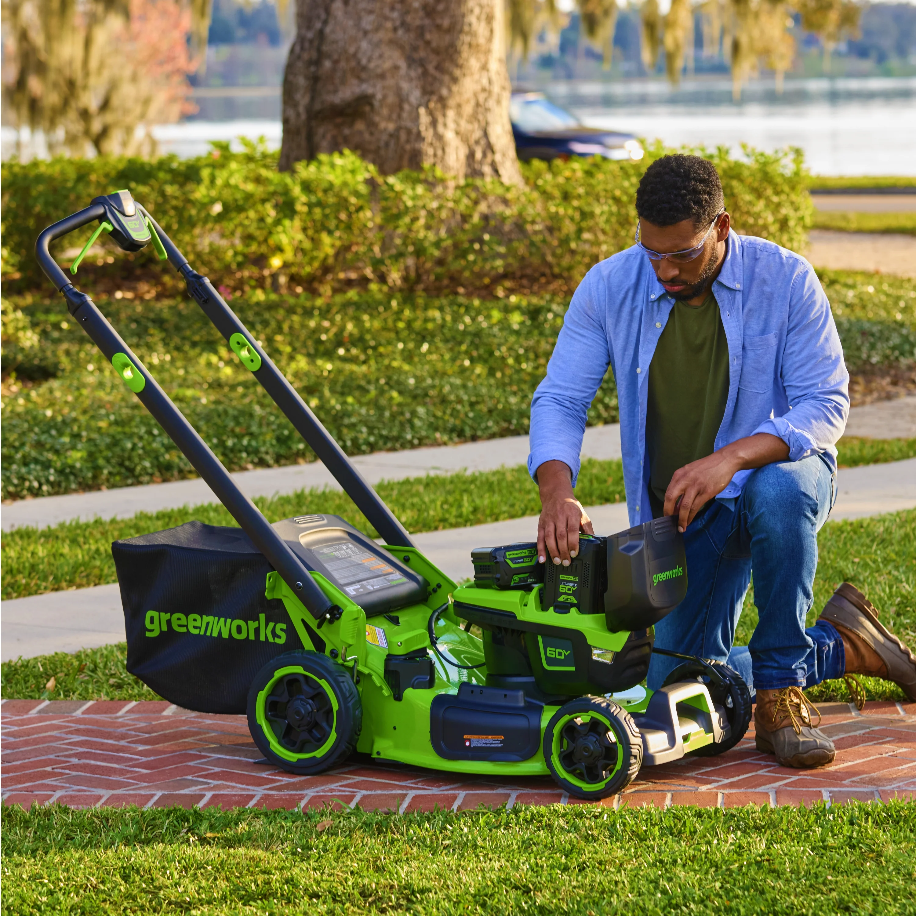 60V 22 Cordless Battery Push Lawn Mower w/ 5.0Ah Battery & Charger