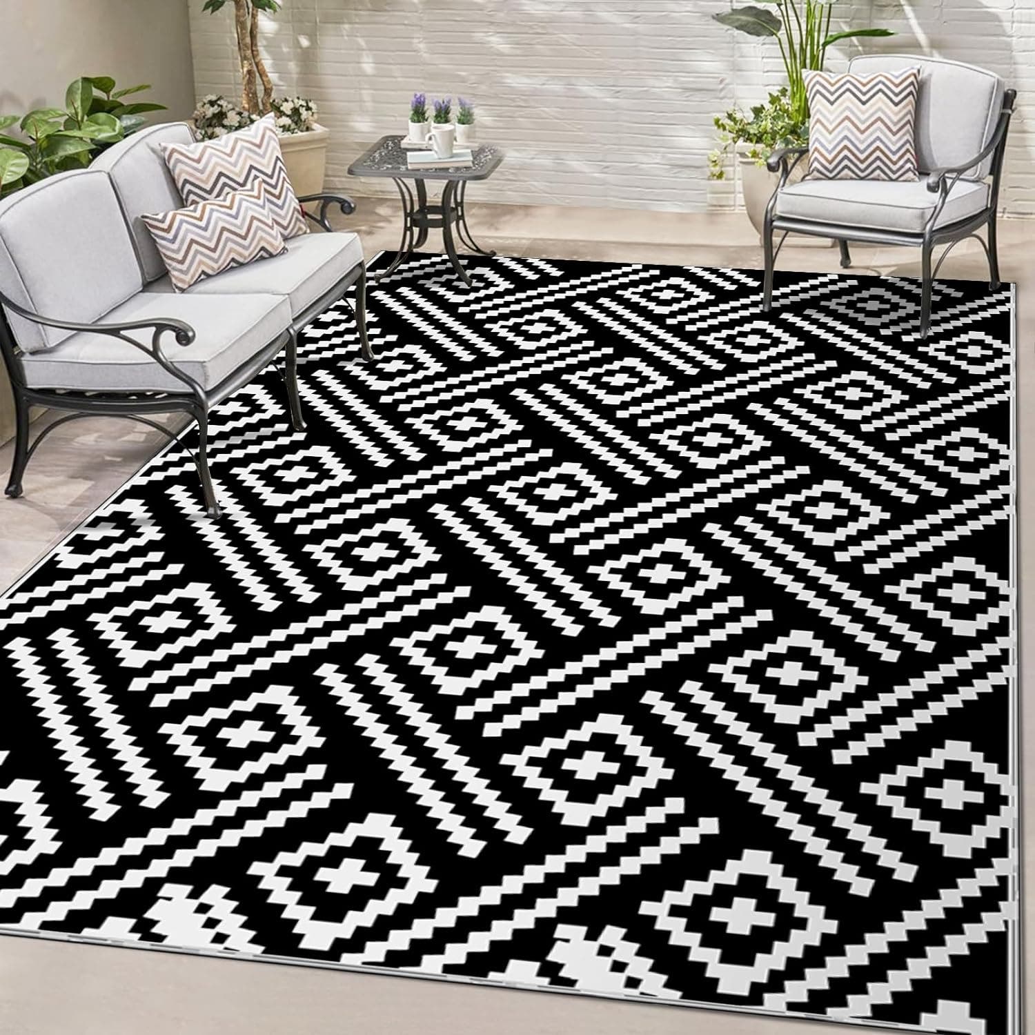 Carla Home Vikus 245 x 150cm Reversible Waterproof Extra Large Outdoor Rug - Black & White