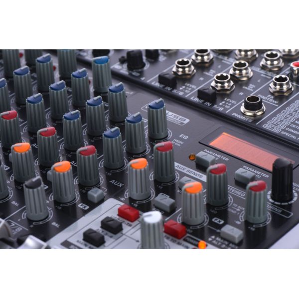 Behringer Xenyx QX1204USB
