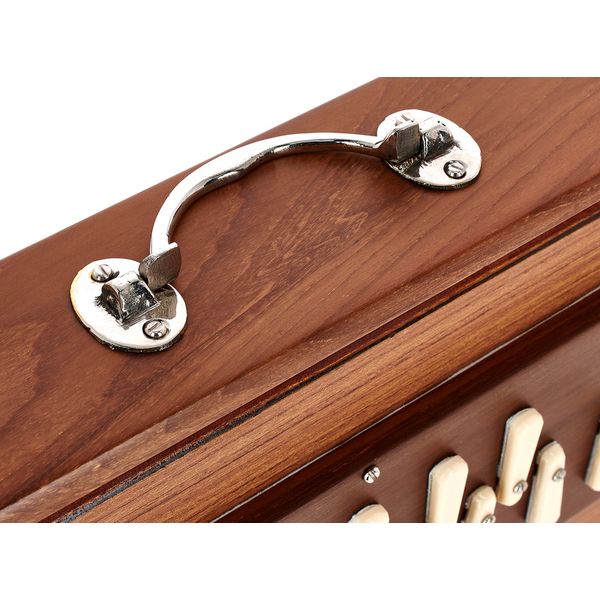 Thomann Nataraj Prof. Shruti C-C Med.