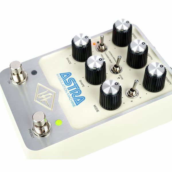 Universal Audio UAFX Astra Modulation Machine