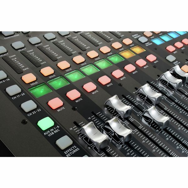 Behringer X32 Compact