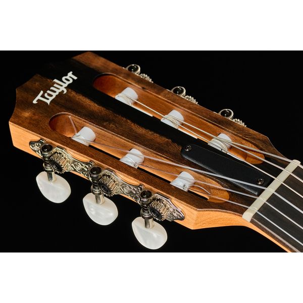 Taylor 214ce-N LH Spruce/Walnut