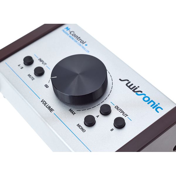 Presonus Eris E5 M-Control+ Bundle