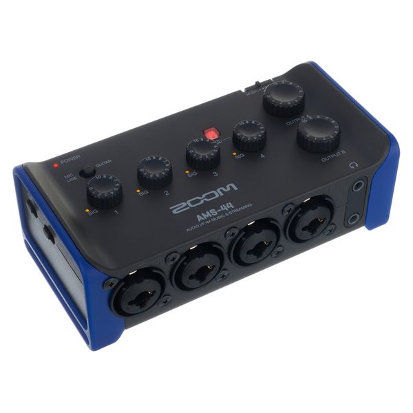 Zoom AMS-44