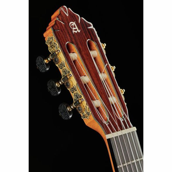 Alhambra 11 P w/Case