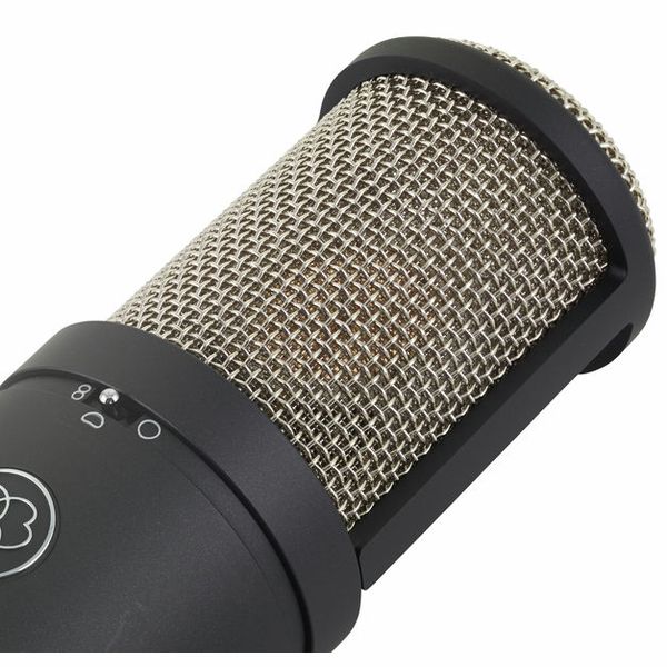 AKG P420