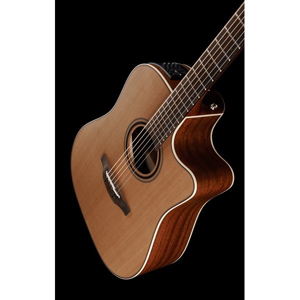 Takamine P3DC w/Softcase