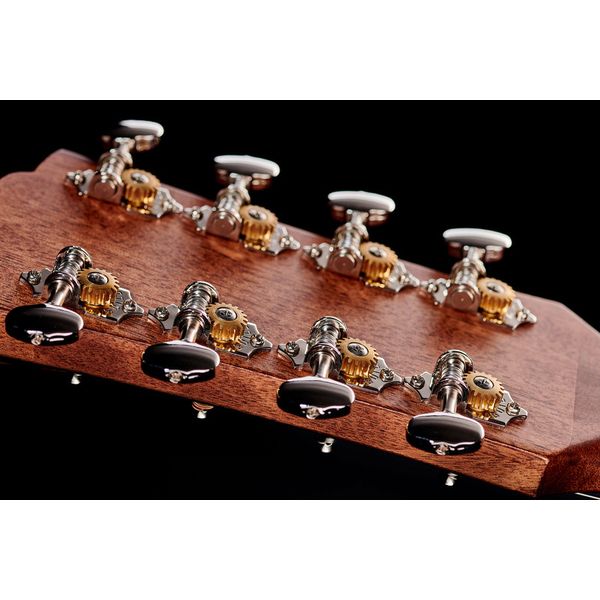 Guild BT-258E Deluxe Baritone