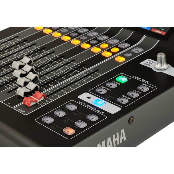 Yamaha DM3 HP Bundle