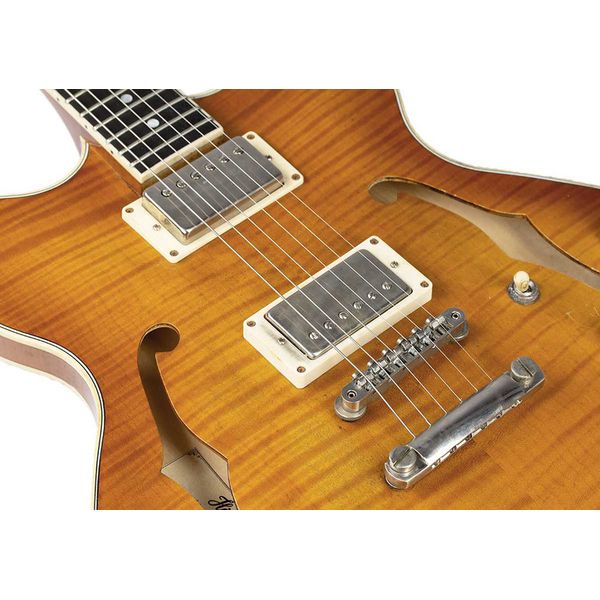 Höfner Verythin Relic Violin Varnish