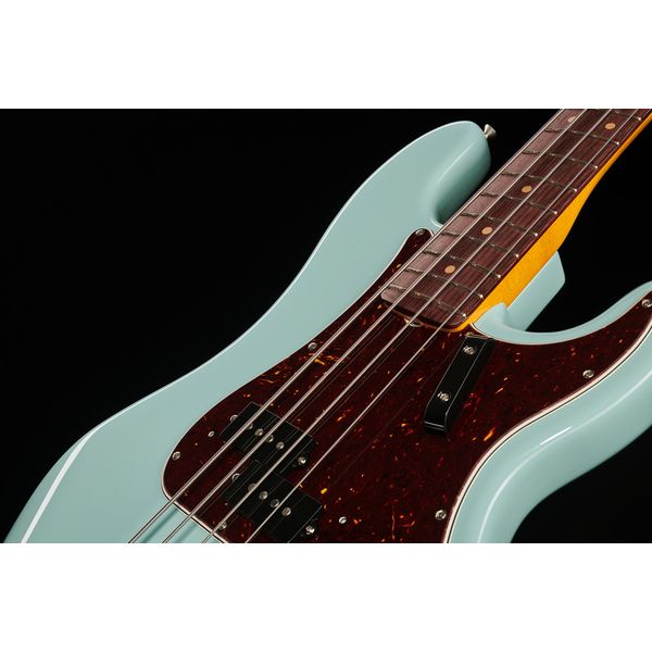 Fender AV II 60 P BASS RW DPB
