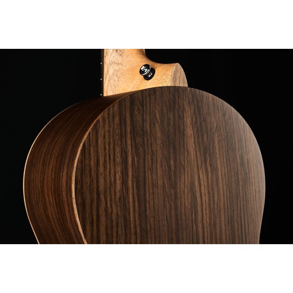 Sheeran by Lowden W02