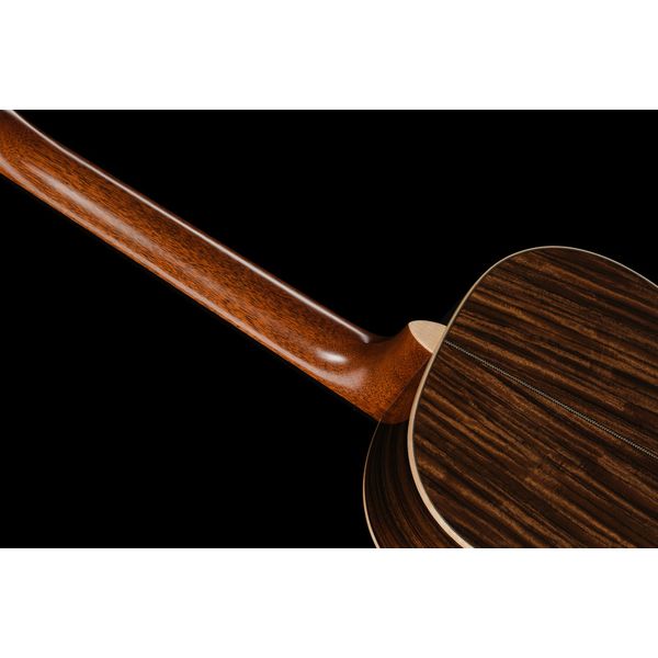 Martin Guitar 00 Custom Edition 2025 NAMM