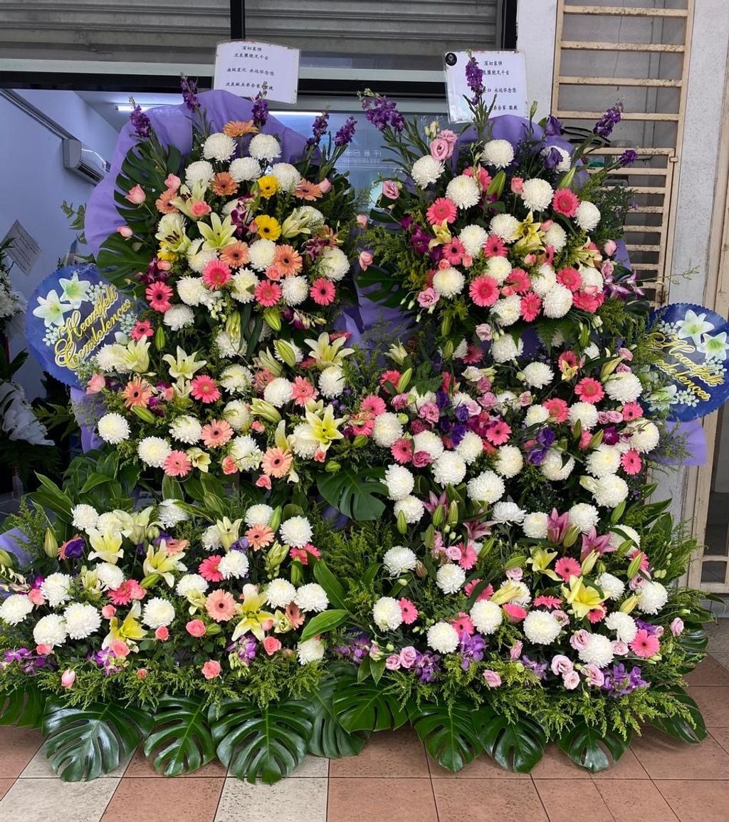 Premium Condolences Stand 163