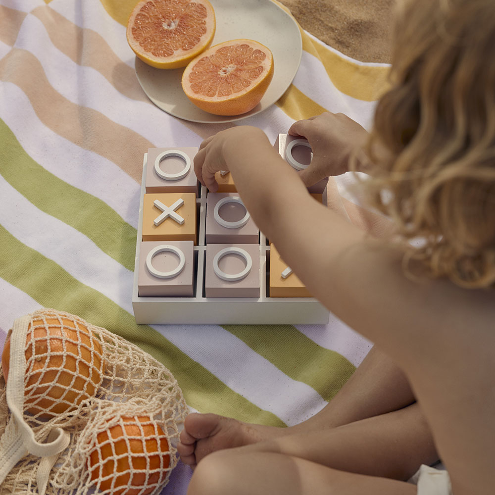 Noughts & Crosses Summer Game