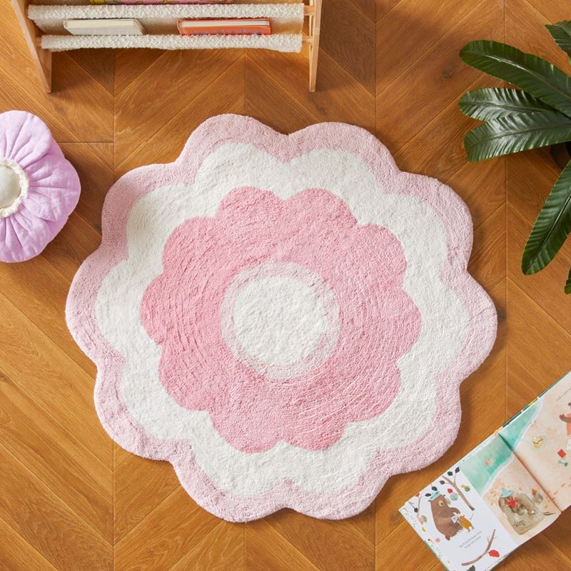 Pretty Daisy Decorative Rug