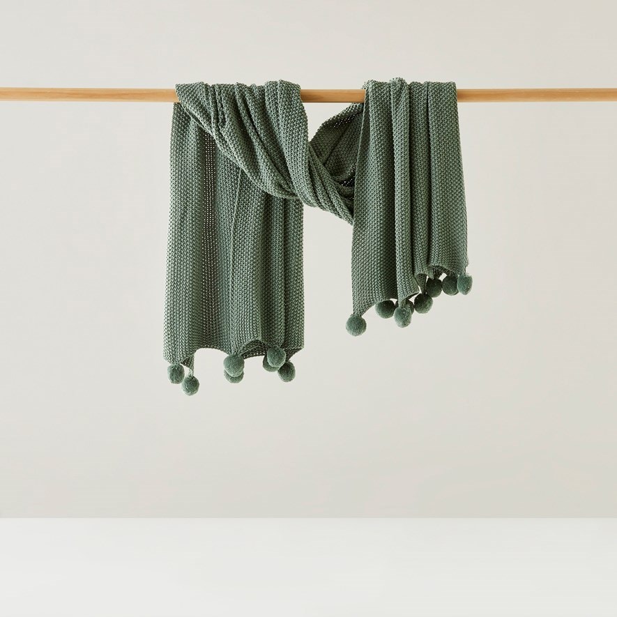 Pom Pom Lily Pad Throw