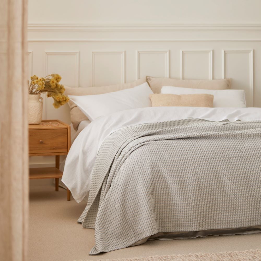 European Collection Turkish Cotton Natural & Seabreeze Waffle Blanket