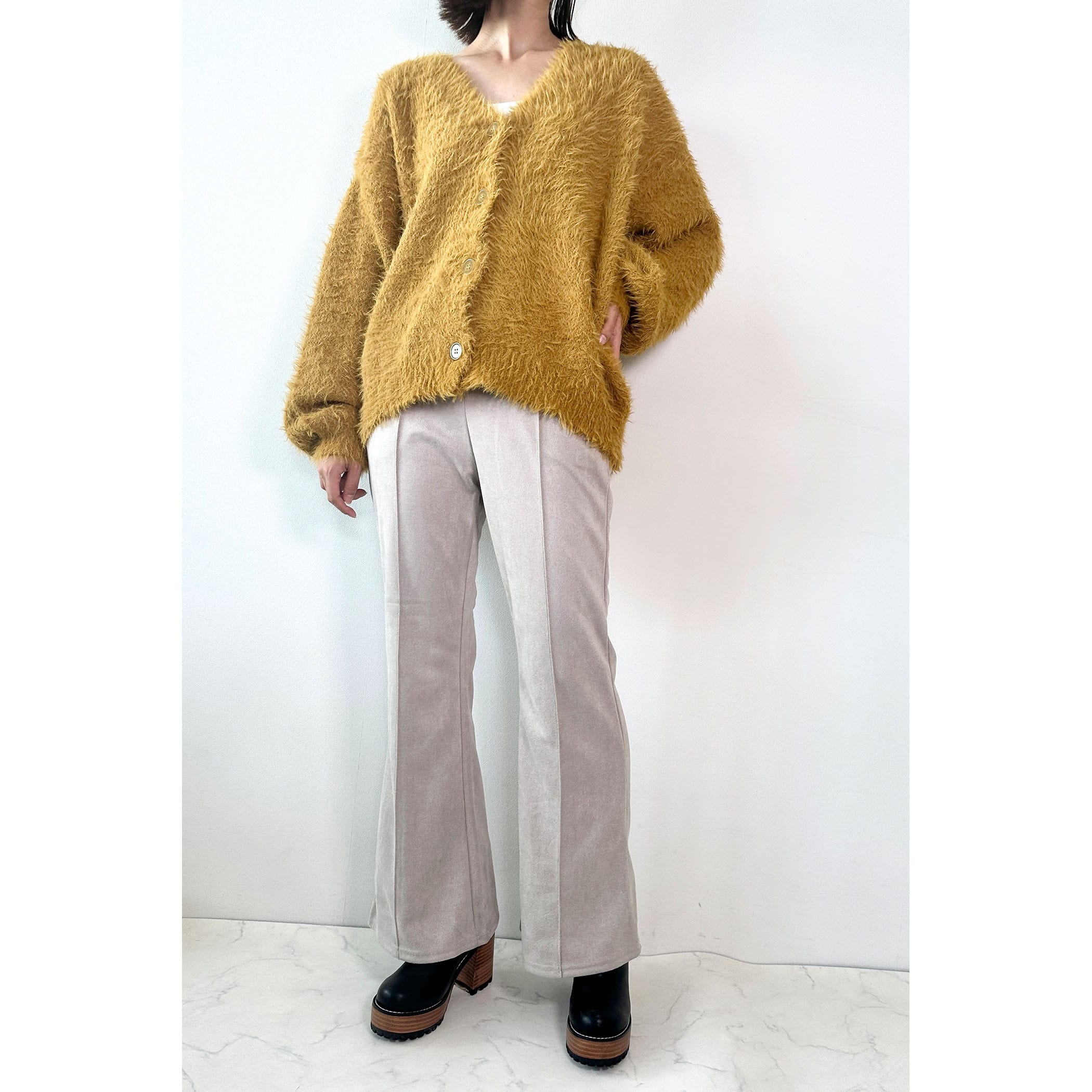 スエードポンチフレアパンツ