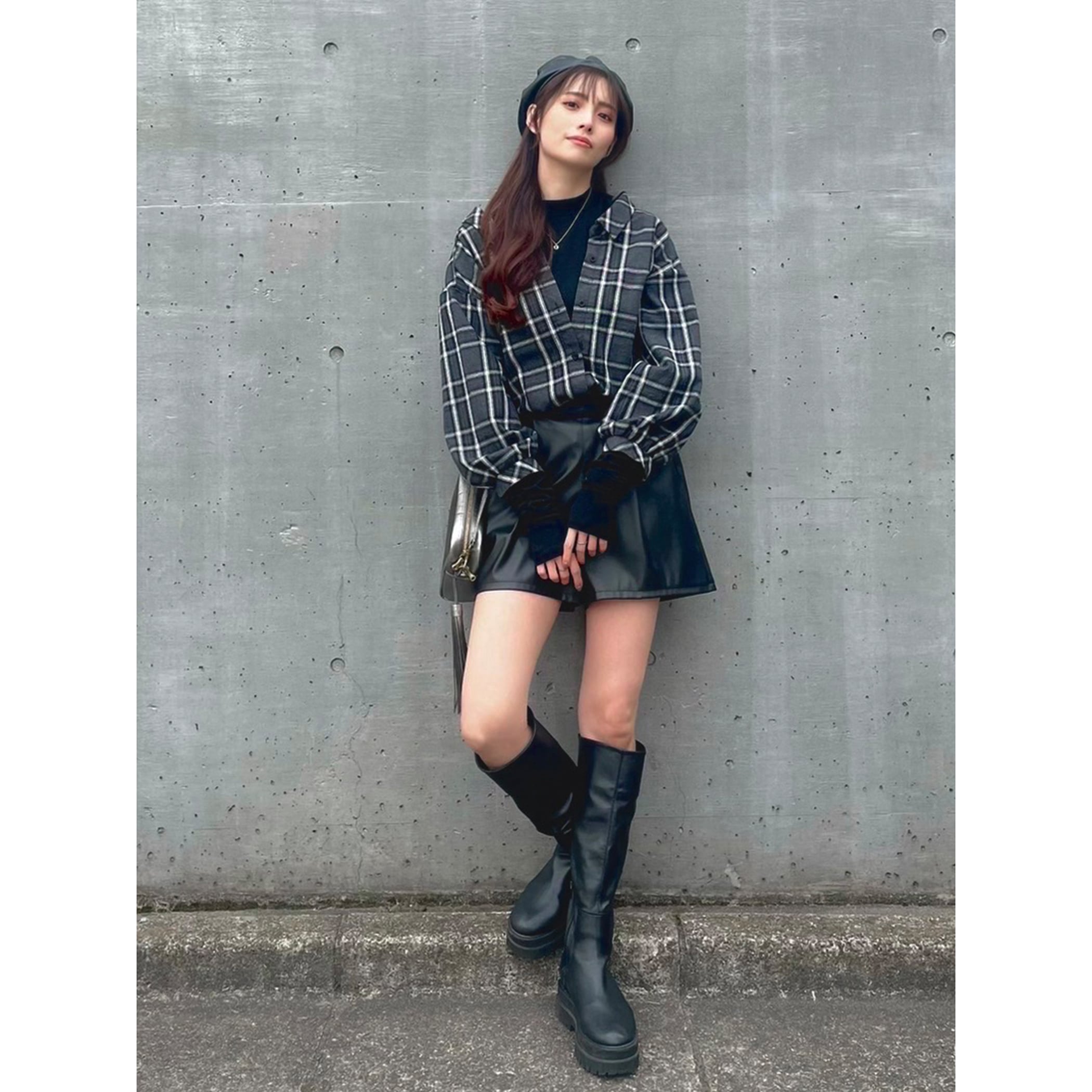 フェイクレザーショートパンツ